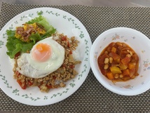 令和7年8月ガパオライス