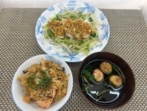 令和7年10月 鮭ときのこの炊き込みご飯